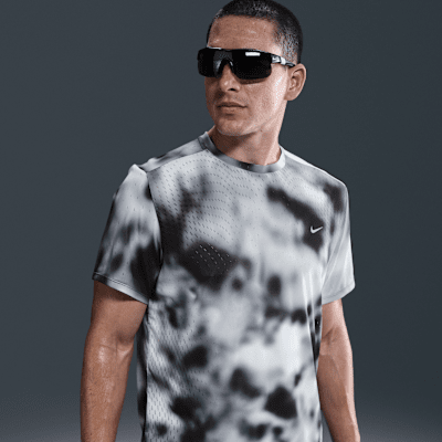 Nike Running Division Breathe Men's Dri-FIT ADV Short-Sleeve